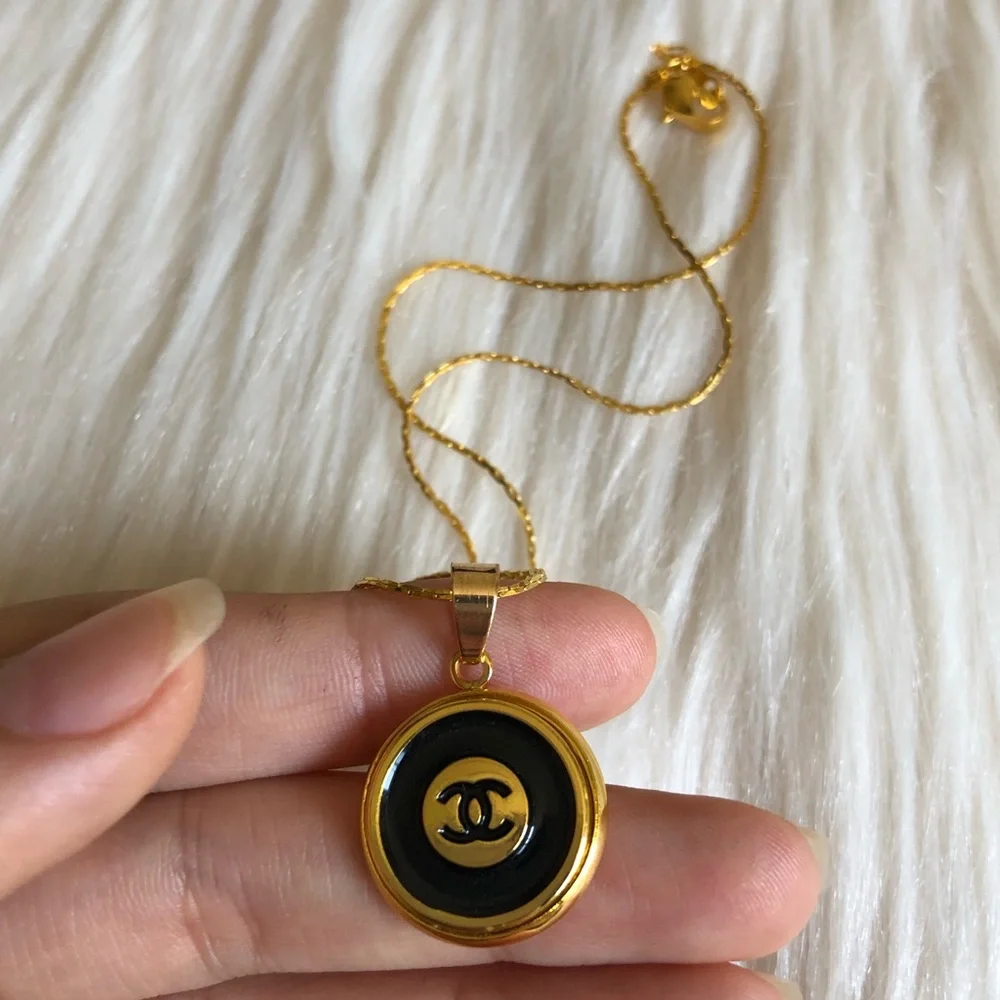 CHANEL 100% authentic